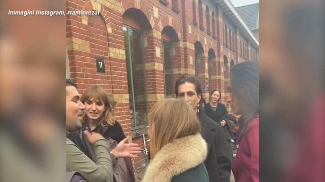 Maneskin, un fan ferma la band ad Amsterdam e dedica loro il brano Beggin'