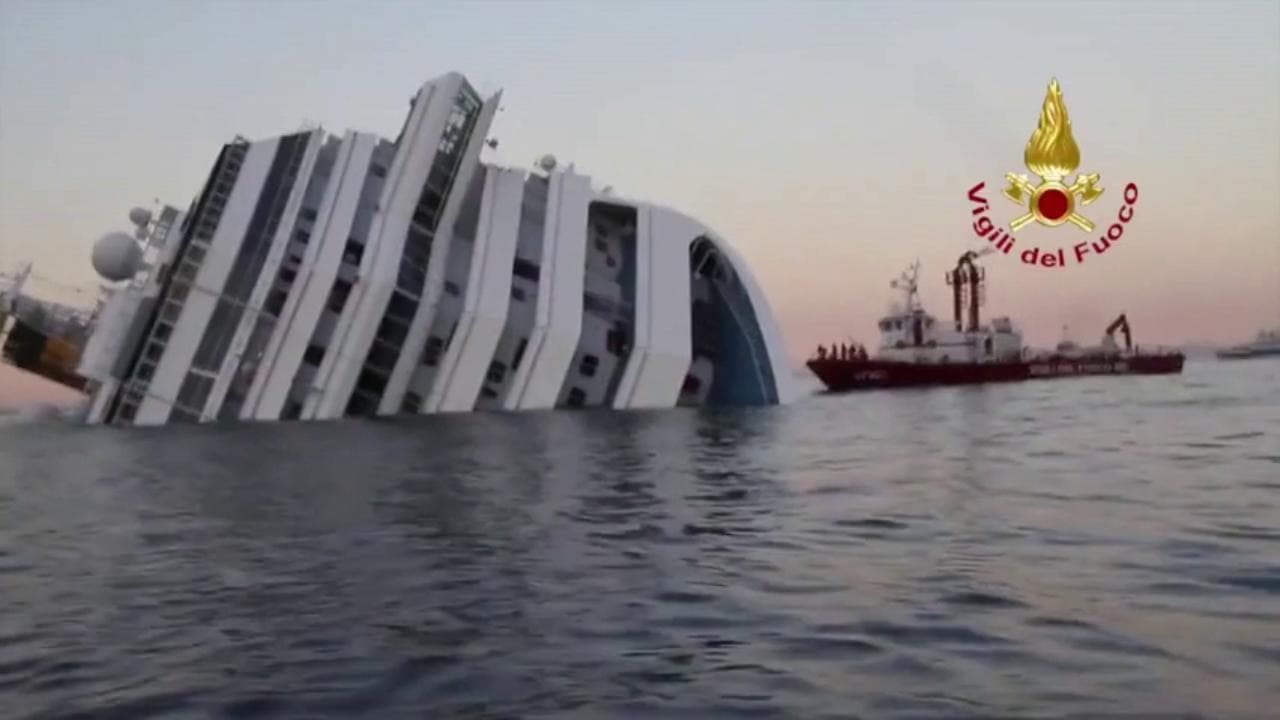 Concordia, 12 anni fa il naufragio al Giglio: i vigili del fuoco sulla nave a picco come in un film