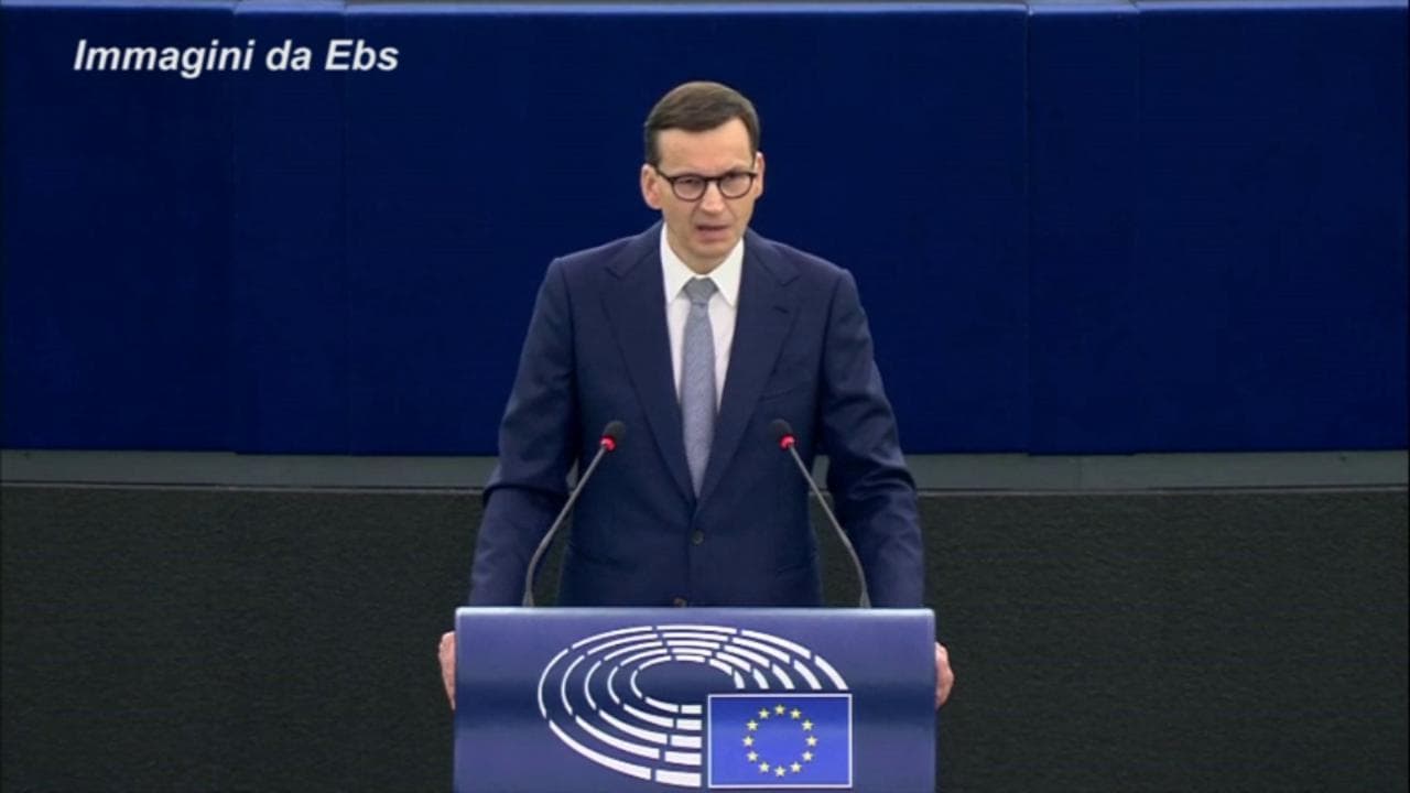Polexit, premier polacco Morawiecki: "Competenza Ue ha limiti, no a centralismo europeo"