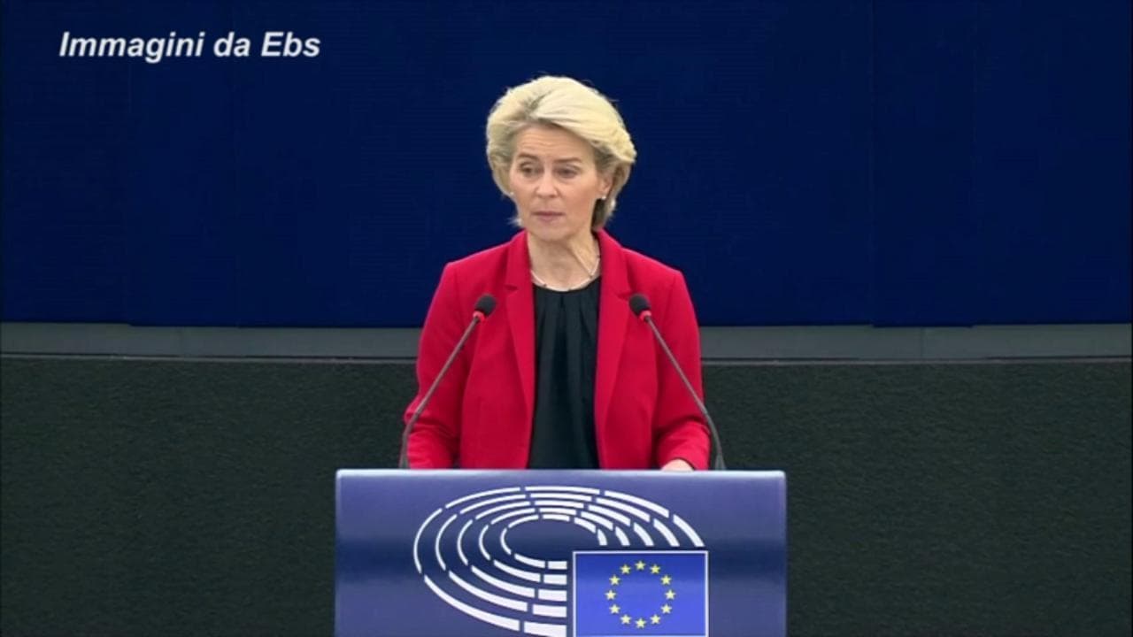 Polexit, von der Leyen: "La decisione di Varsavia mina le basi dell'Ue"