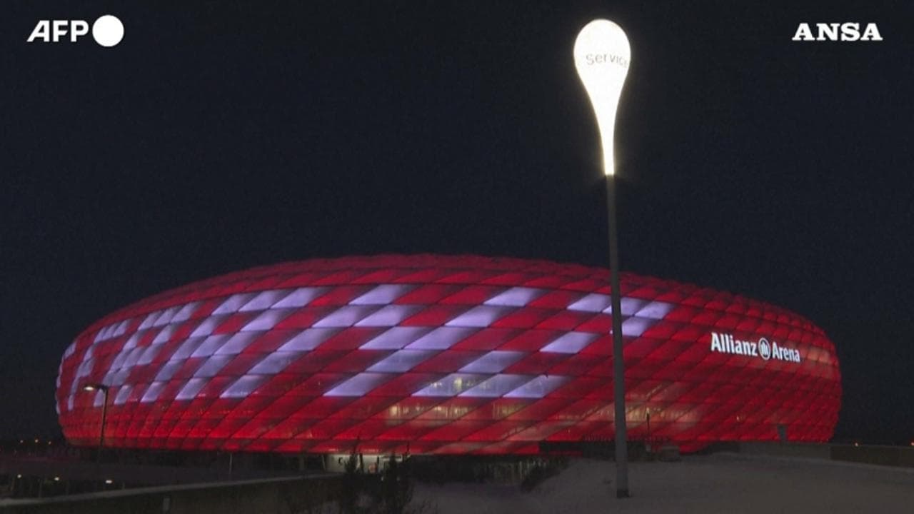 "Danke Franz", lo stadio del Bayern Monaco omaggia Beckenbauer