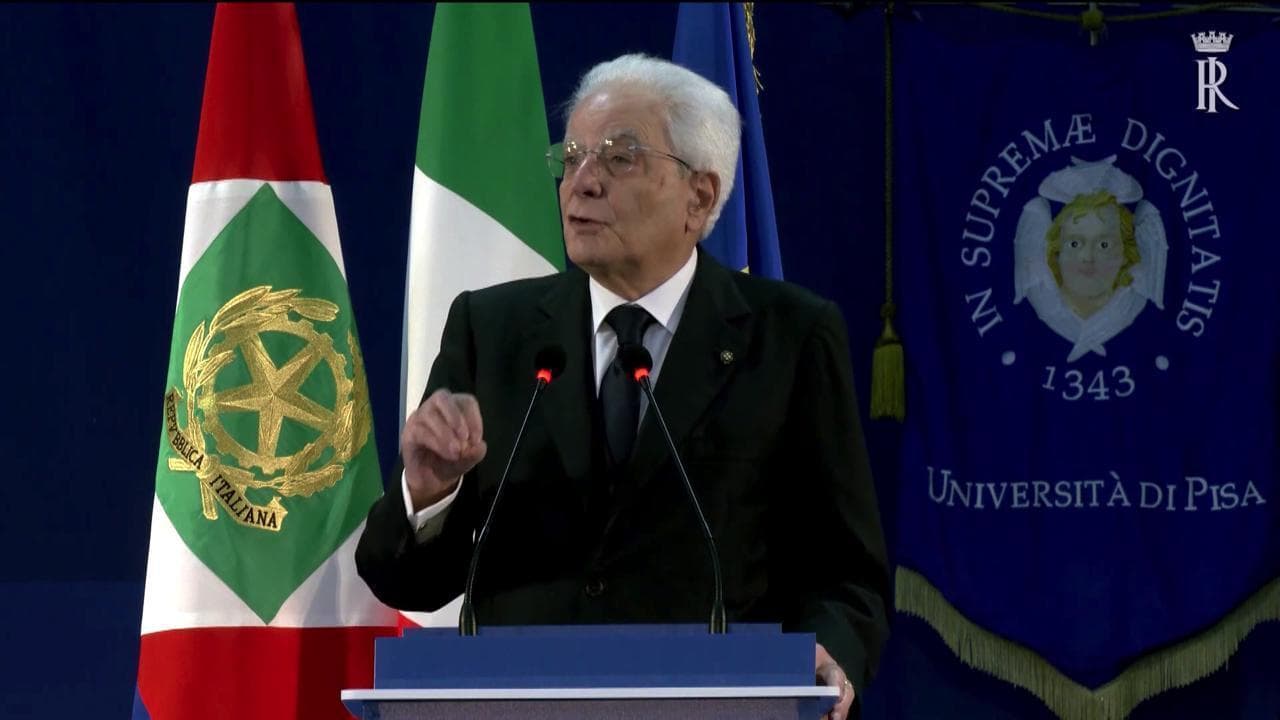 Pisa, Mattarella visita l'Università e denuncia: "La violenza ostacola la ripresa del Paese"