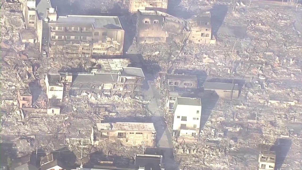 Giappone, così appare Wajima dopo terremoto e tsunami: le immagini del drone svelano la devastazione
