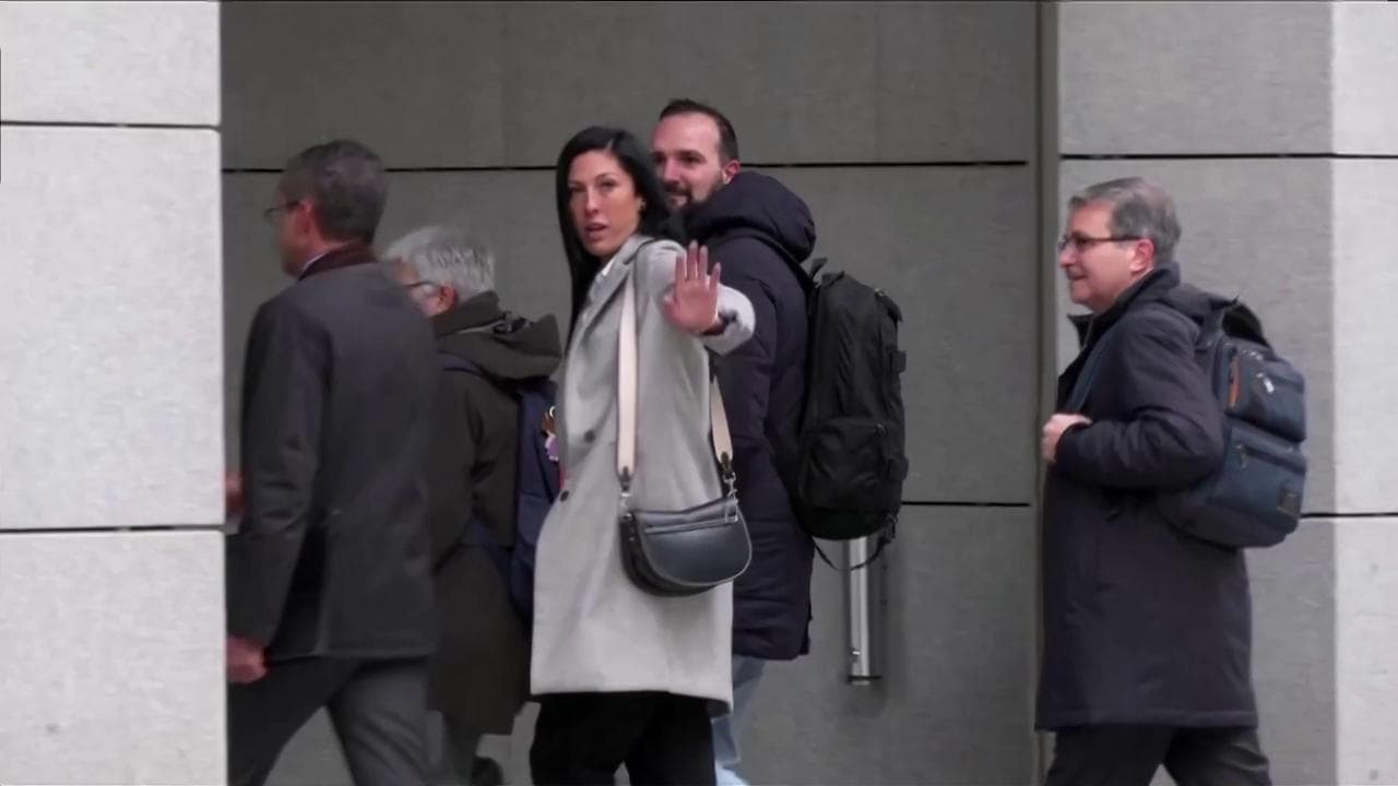Caso Rubiales, Jennifer Hermoso esce dal tribunale dopo testimonianza: "È andato tutto bene"