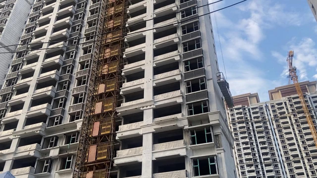 Cina, tra i palazzi fantasma di Evergrande
