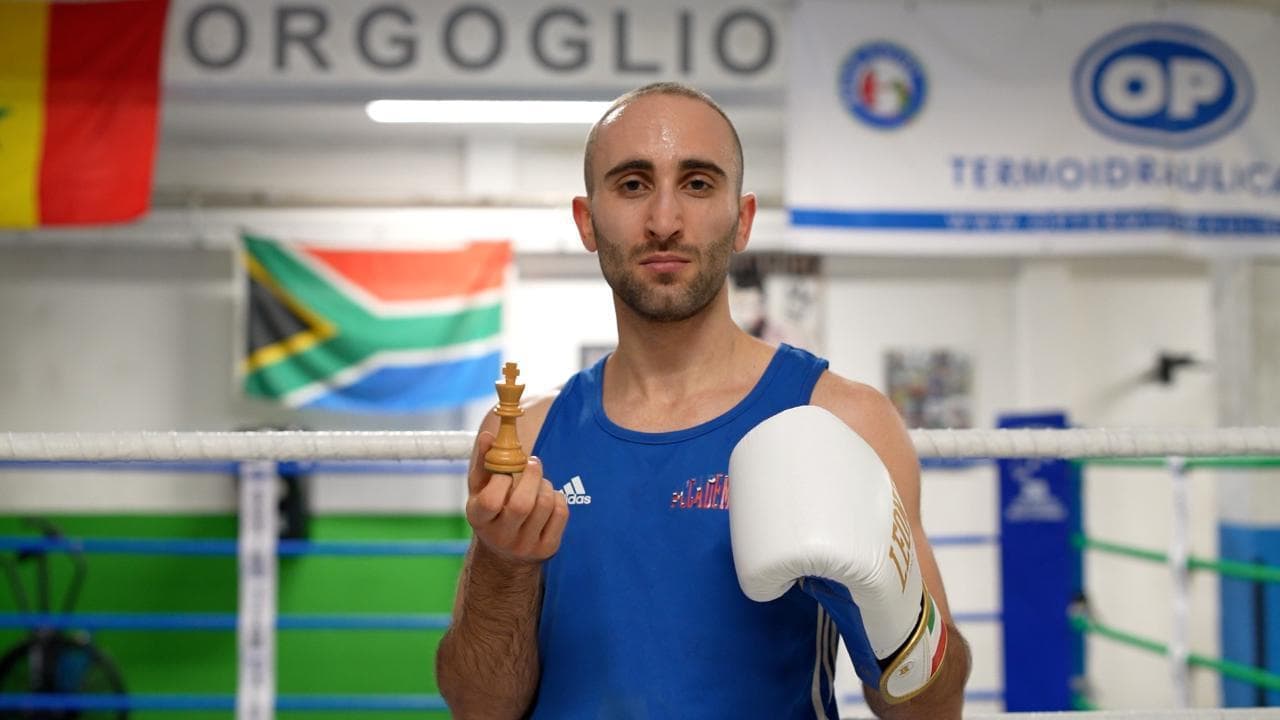 Così si diventa il campione mondiale di scacchipugilato: "Vinco con uno scacco matto o con un ko"