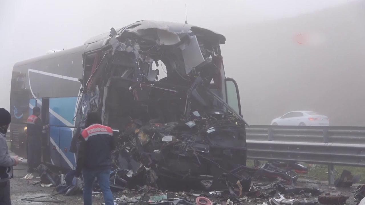 Turchia, maxi incidente in autostrada: scontro tra 7 veicoli a causa della fitta nebbia