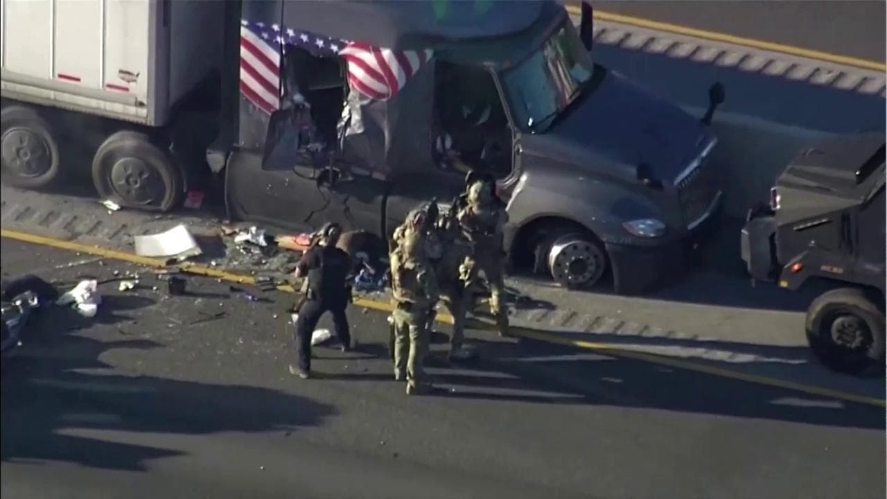 Texas intervento sull'autostrada dello SWAT team: l'arresto di un camionista come un'azione di guerra