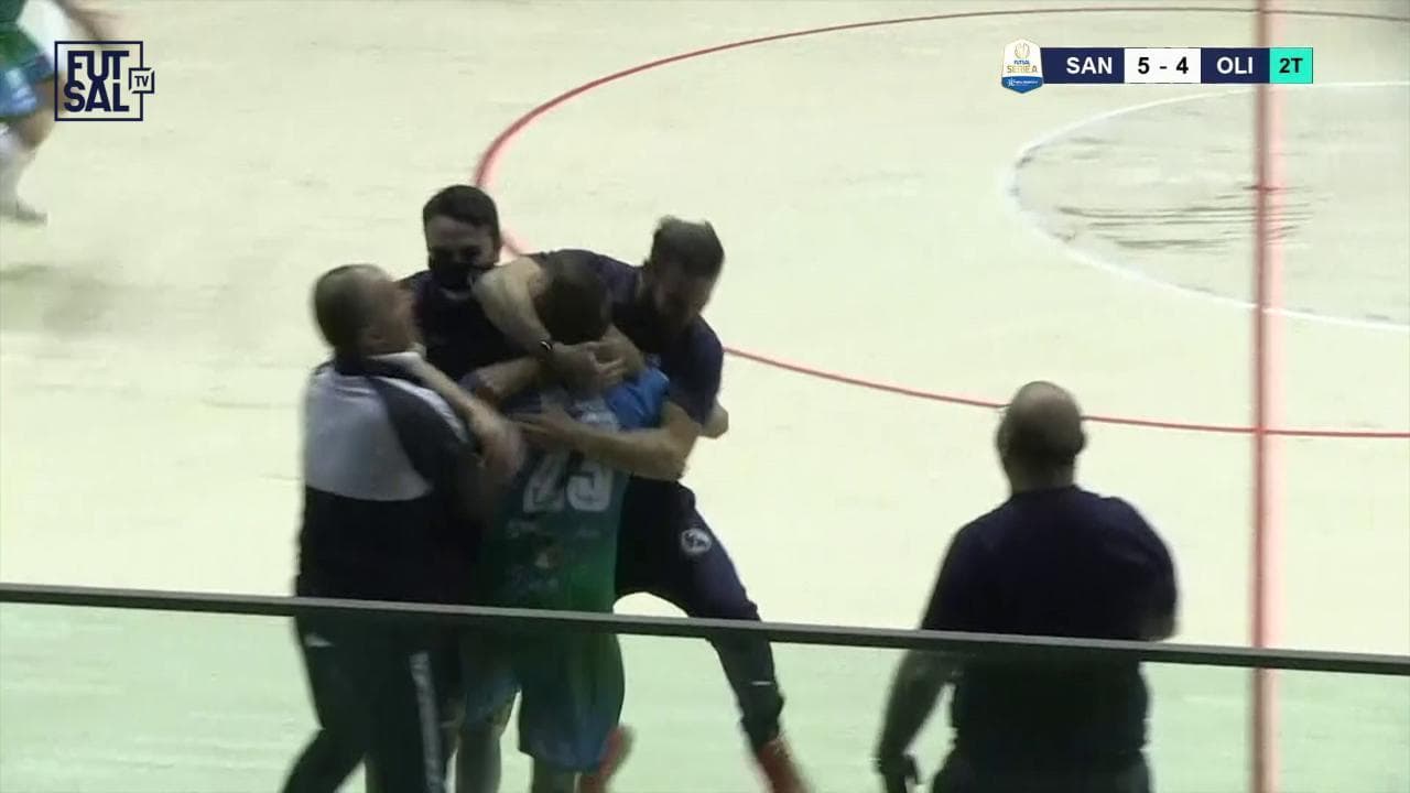 Calcio a 5, il gol sulla sirena fa esultare Avellino