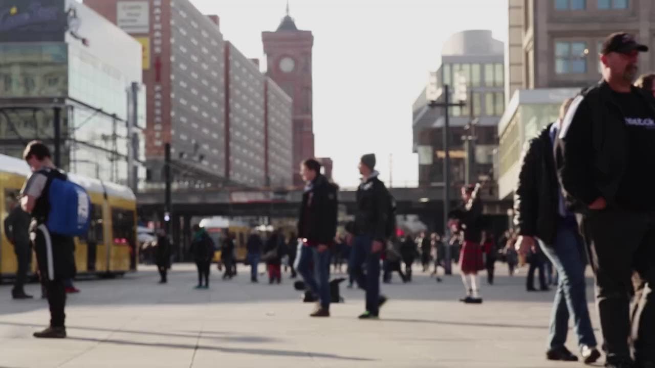 Le sei migliori città europee per chi ama camminare, la classifica del Guardian: un italiana sul podio