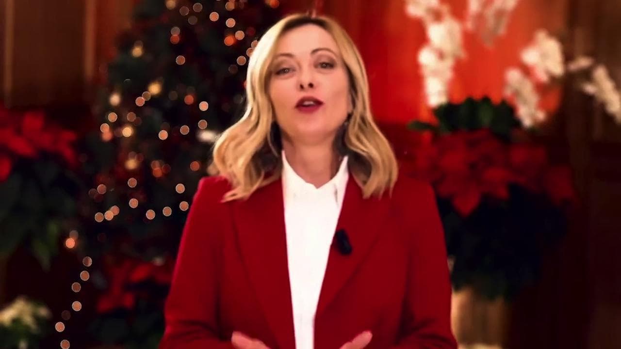 Giorgia Meloni, il video di auguri:"Che sia un Natale di orgoglio e serenità"