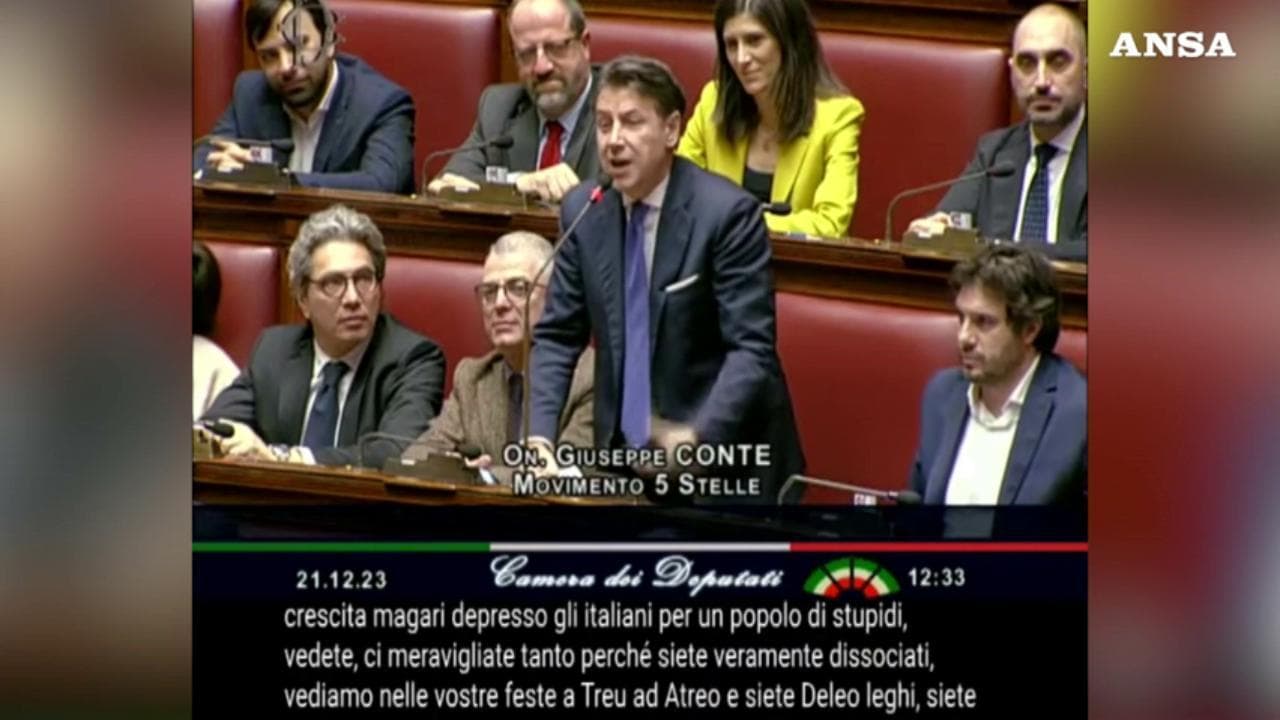 Mes, Conte si arrabbia in aula durante il suo intervento e manda in tilt il trascrittore automatico