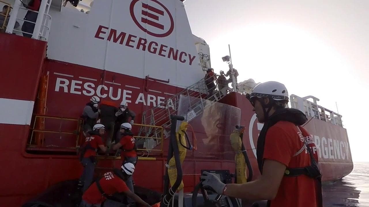 Emergency, un visore 3D per salire sulla Life Support: a Natale i regali solidali per sostenere l'ong