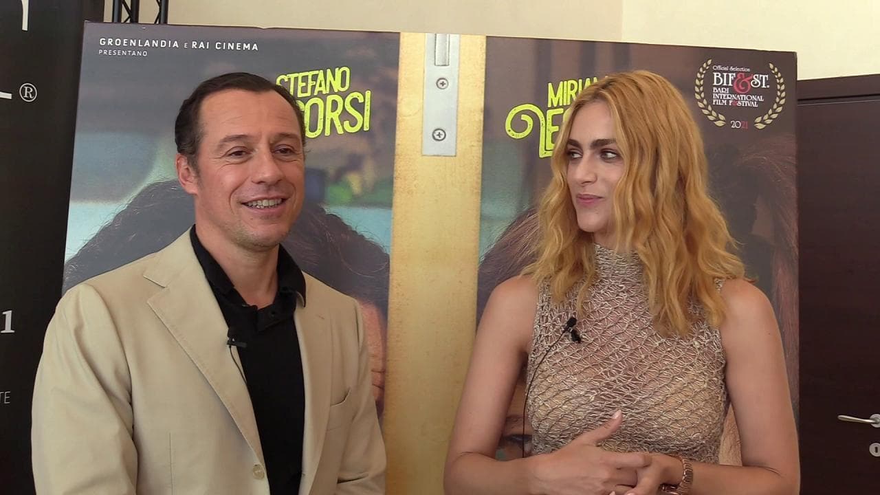 Miriam Leone accende il Bifest. Con Stefano Accorsi nel film "Marilyn ha gli occhi neri"
