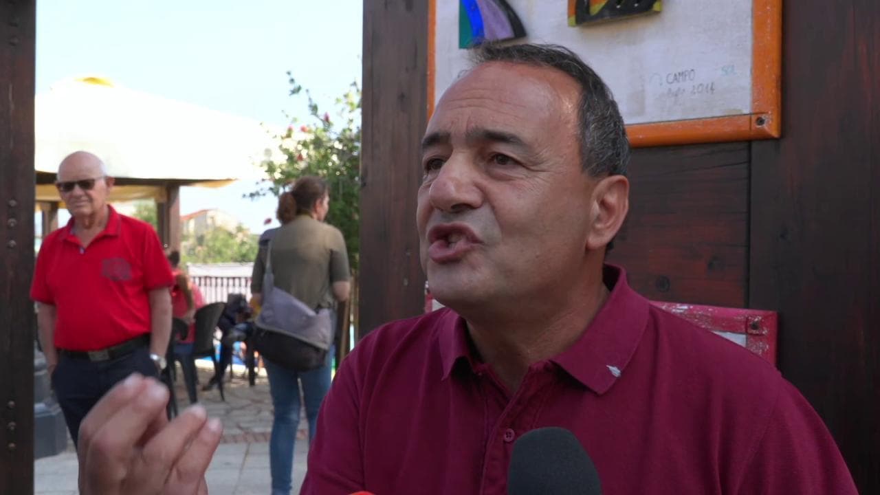 Riace, Mimmo Lucano: "Perché non sono stati coinvolti Prefettura e Viminale? Mi chiamavano santo"
