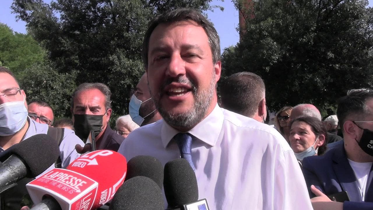 Caso Morisi, Salvini: "Stufo del vostro guardonismo. Il suo sostituto? Sono io"