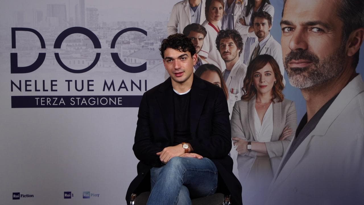 Giacomo Giorgio, da 'Mare fuori' a 'Doc 3': "Sono passata da una grande famiglia per entrare in una famiglia molto affettuosa"