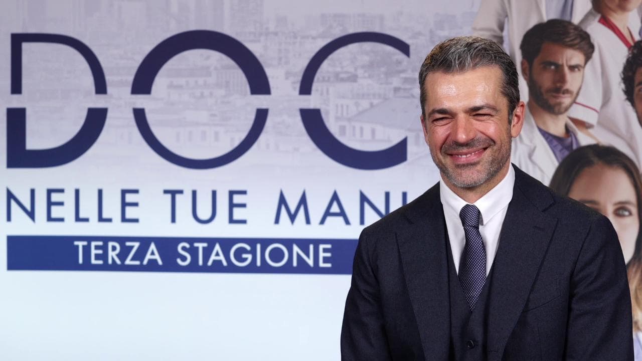 Luca Argentero è di nuovo 'Doc': "Denaro e salute, il grande tema di questi tempi"