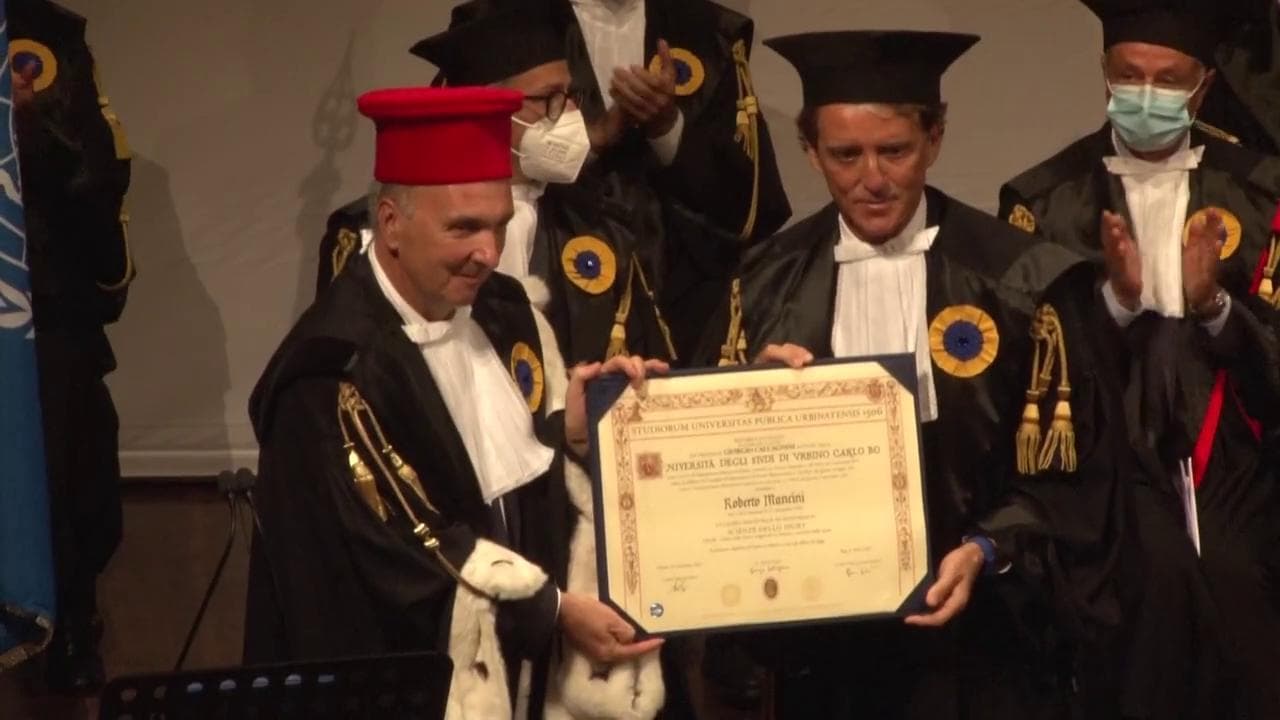 Urbino, laurea honoris causa a Roberto Mancini: il ct dell'Italia è dottore in Scienze dello Sport