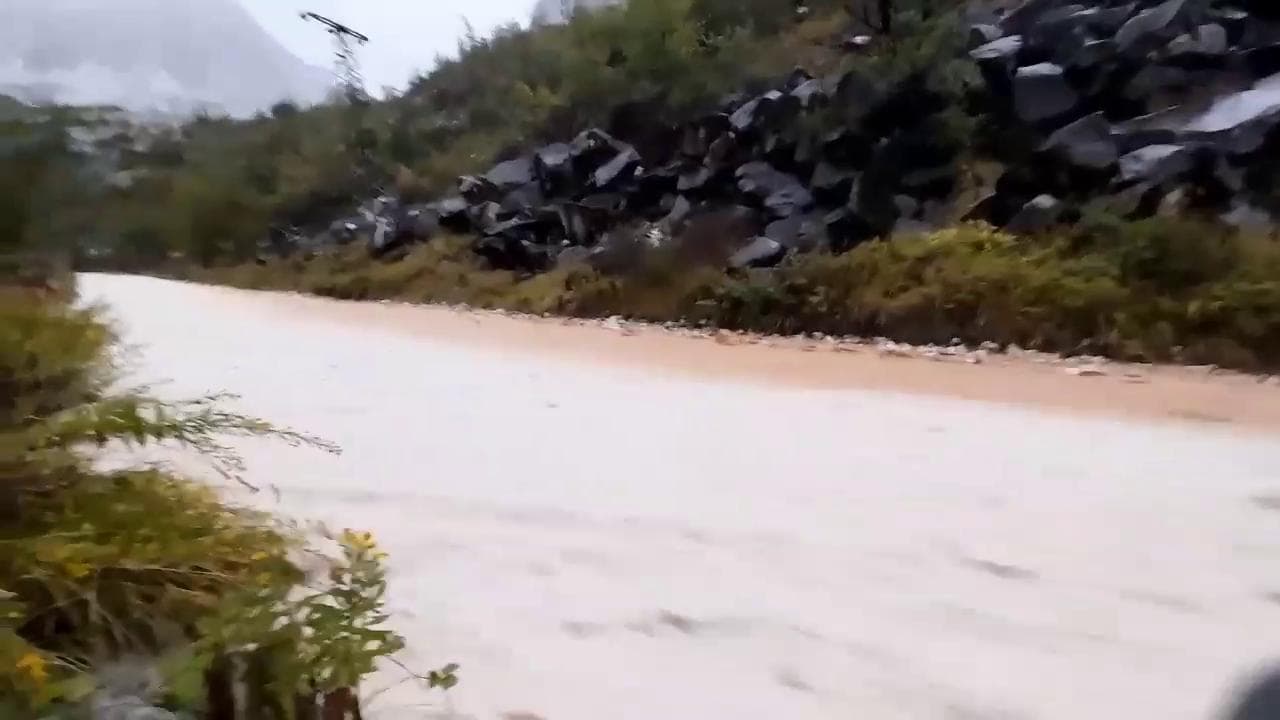 La furia di un corso d'acqua nel Massese