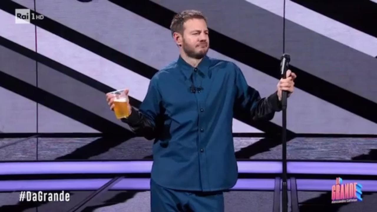 Ascolti in calo, Cattelan risponde alle critiche in diretta tv: "Le pernacchie sono solo aria"