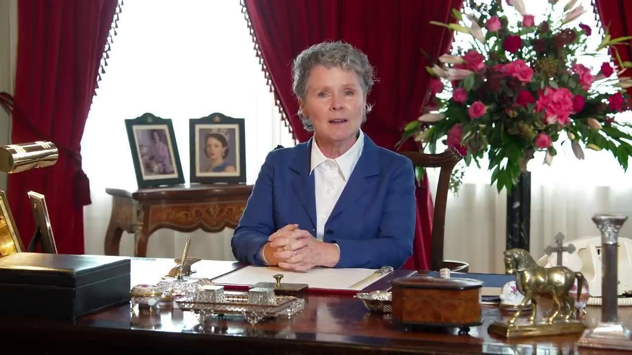 'The Crown 5', Imelda Staunton: "Terrò alto il livello delle attrici che mi hanno preceduta"