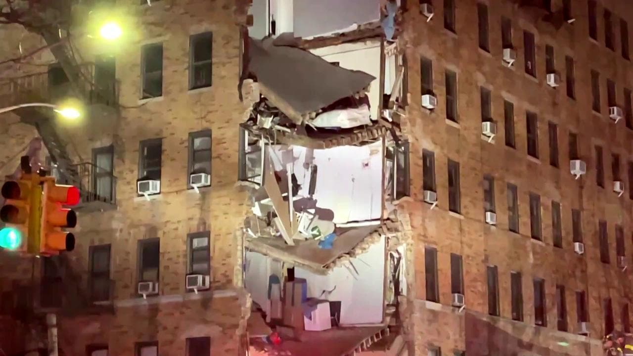 New York, crolla all'improvviso la parete di un edificio nel Bronx. Nessuna vittima