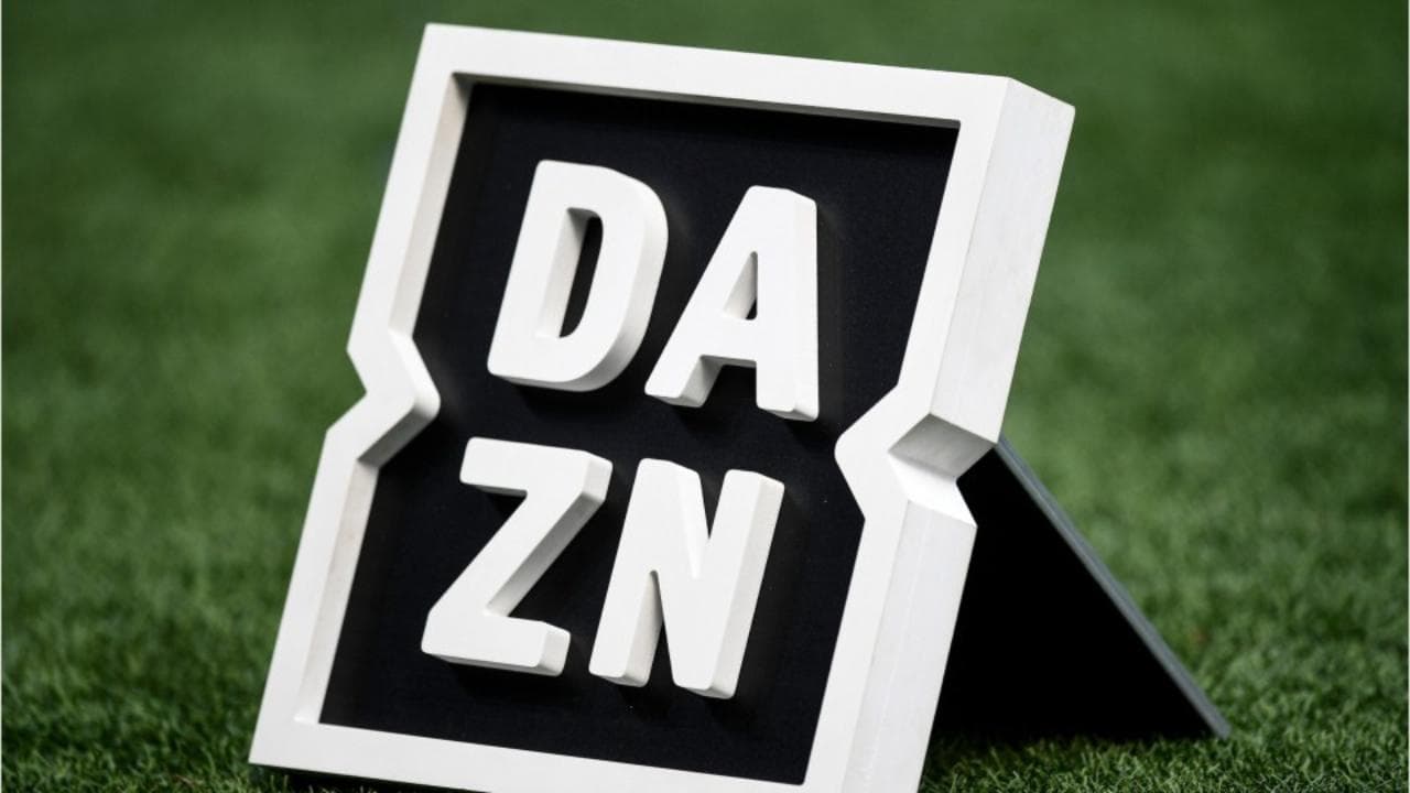 Serie A inguardabile: Dazn non si vede e gli abbonati protestano: "Ridateci Sky"
