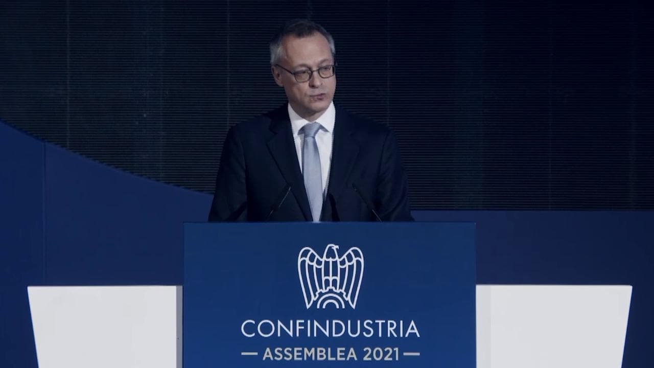 Bonomi (Confindustria): "Necessarie le riforme, ci opporremo a chi flirta con i no vax"