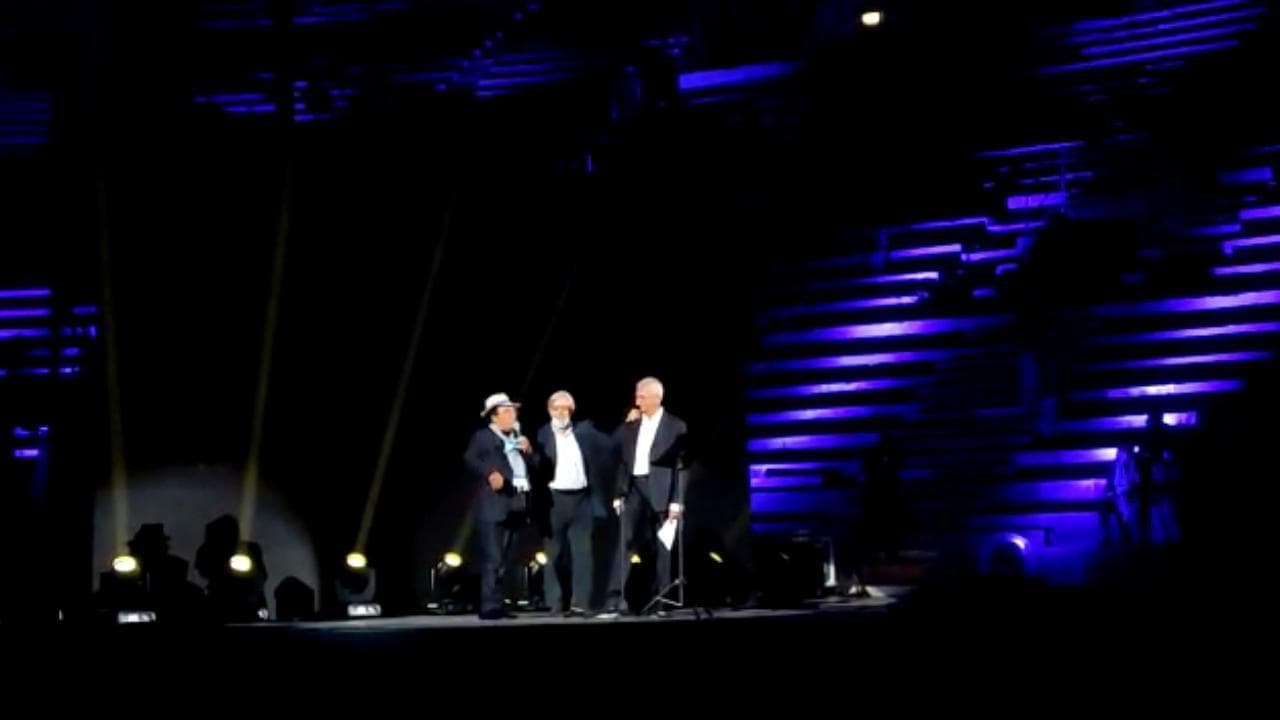 Sgarbi e Al Bano cacciati a fischi al concerto all'Arena di Verona per Franco Battiato