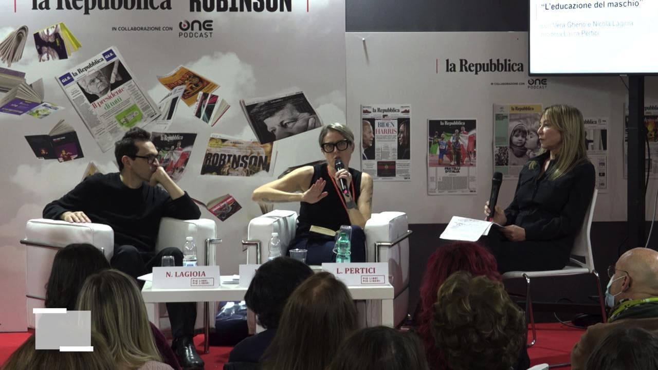 PLPL, Vera Gheno: "Vogliono rimettere le donne a fare solo figli". E poi "imita" Giorgia Meloni