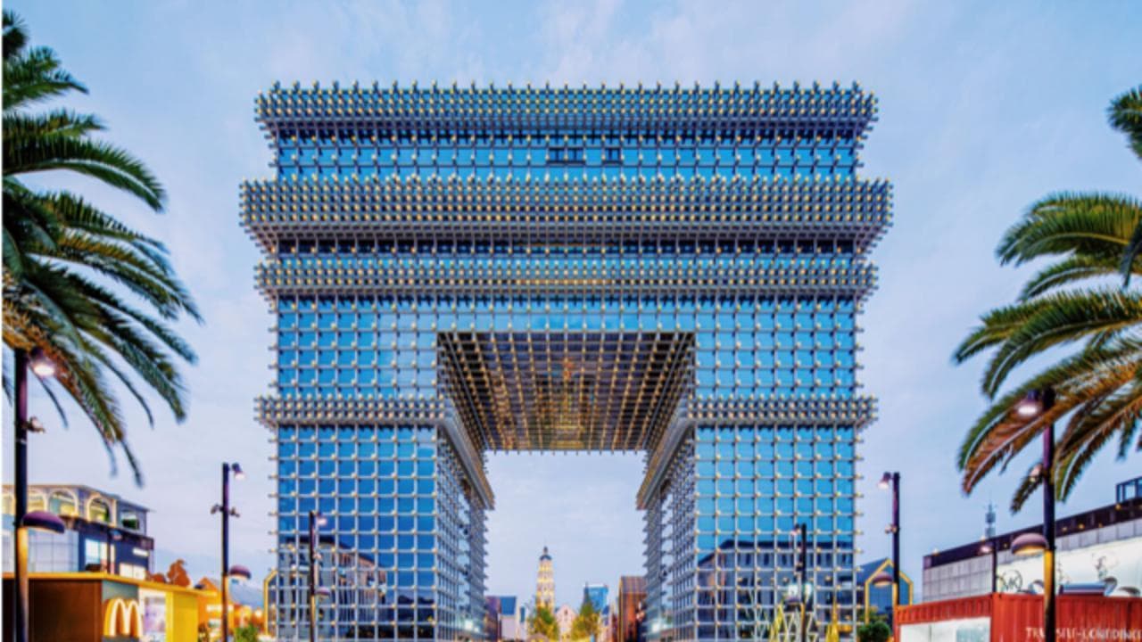 Cina, un concorso per votare gli edifici più brutti: nella top 10 anche una chiesa a forma di violino