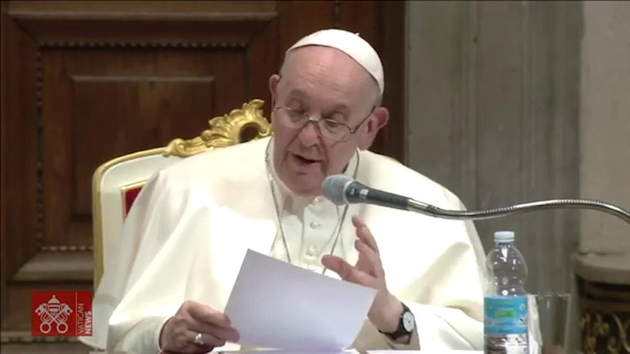 Ungheria, papa Francesco: "L'antisemitismo serpeggia ancora in Europa, una miccia che va spenta"