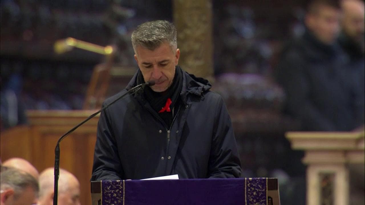 Il papà di Giulia la saluta per l'ultima volta: "Ora ti lascio andare", poi il pensiero va ai due figli