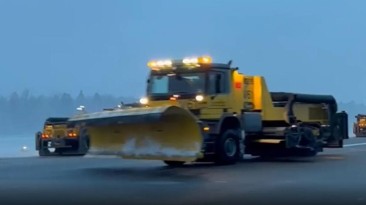 All'aeroporto di Zurigo le tempeste di neve non sono un problema: così vengono pulite le piste