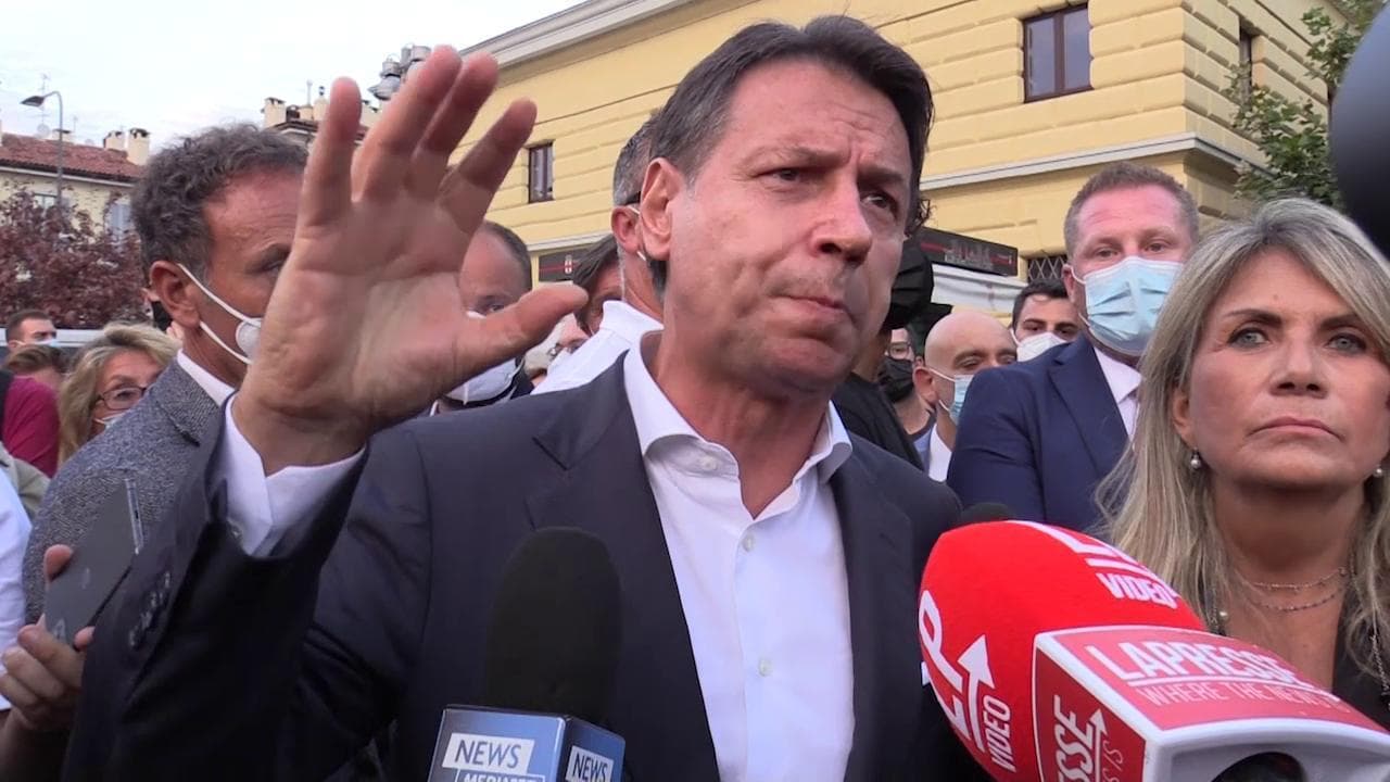 Reddito di cittadinanza, Conte: "Italia Viva si vergogni, il Movimento su rdc non arretrerà mai"