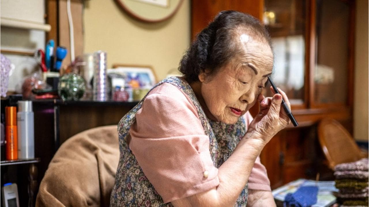 Giappone, consulente di bellezza da record: Tomoko Horino ha 100 anni e nessuna voglia di smettere