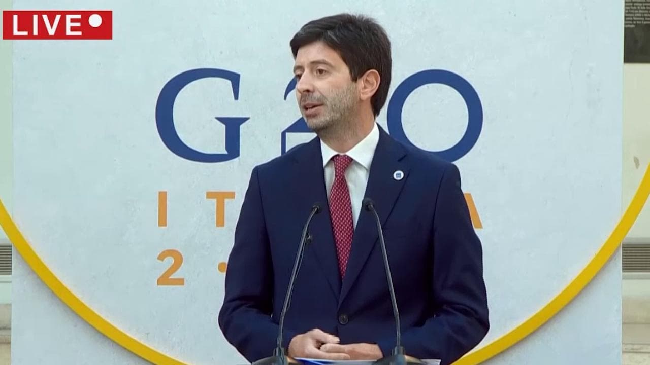 Vaccini, Speranza: "Disuguaglianze inaccettabili, i Paesi del G20 devono aiutare i più fragili"