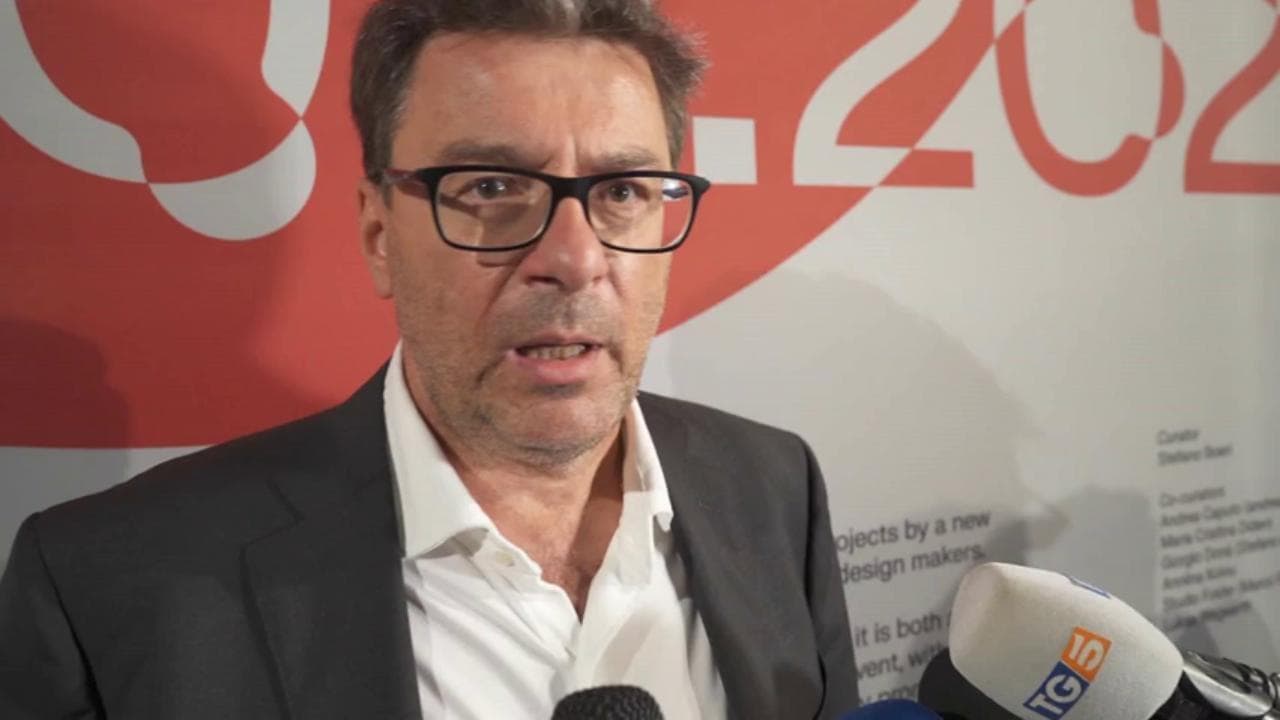 Reddito di cittadinanza, Giorgetti: "Trasformarlo in lavoro di cittadinanza"