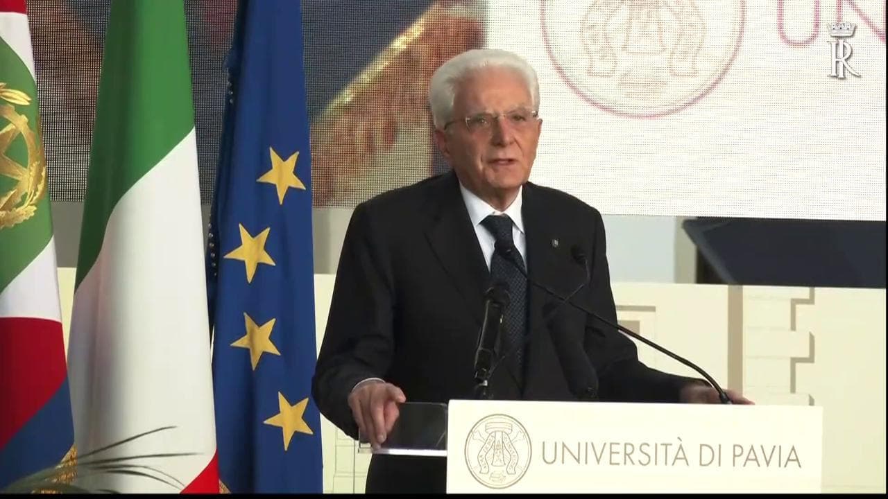 Mattarella: "Vaccinarsi è un dovere civico e morale"