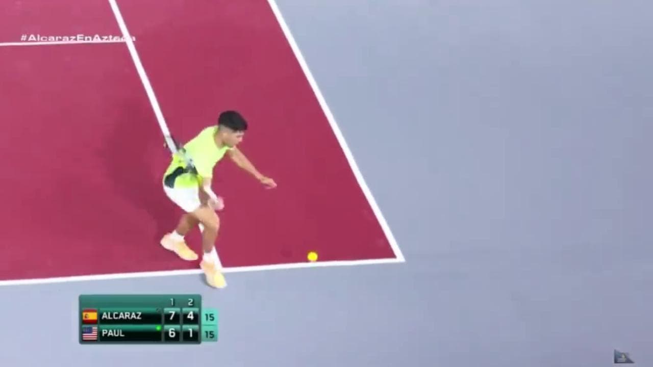 Tennis, il colpo magico di Carlos Alcaraz nella sfida con Tommy Paul