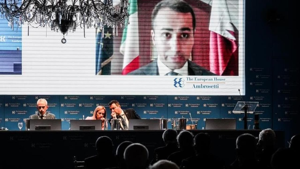 Afghanistan, Di Maio: "Collaboriamo con Paesi confinanti su rischio terrorismo e sugli sfollati"