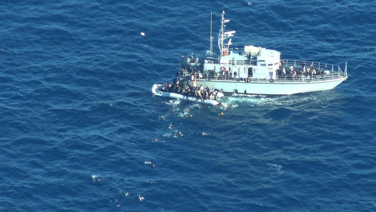 Migranti muoiono in mare dopo l'abbordaggio dei libici