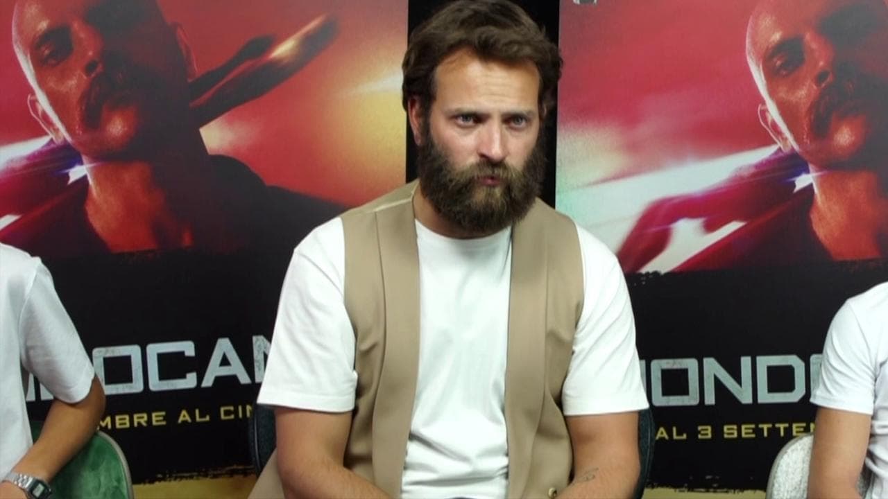 Venezia 78, Alessandro Borghi: "Noi randagi in un Mondocane del futuro"