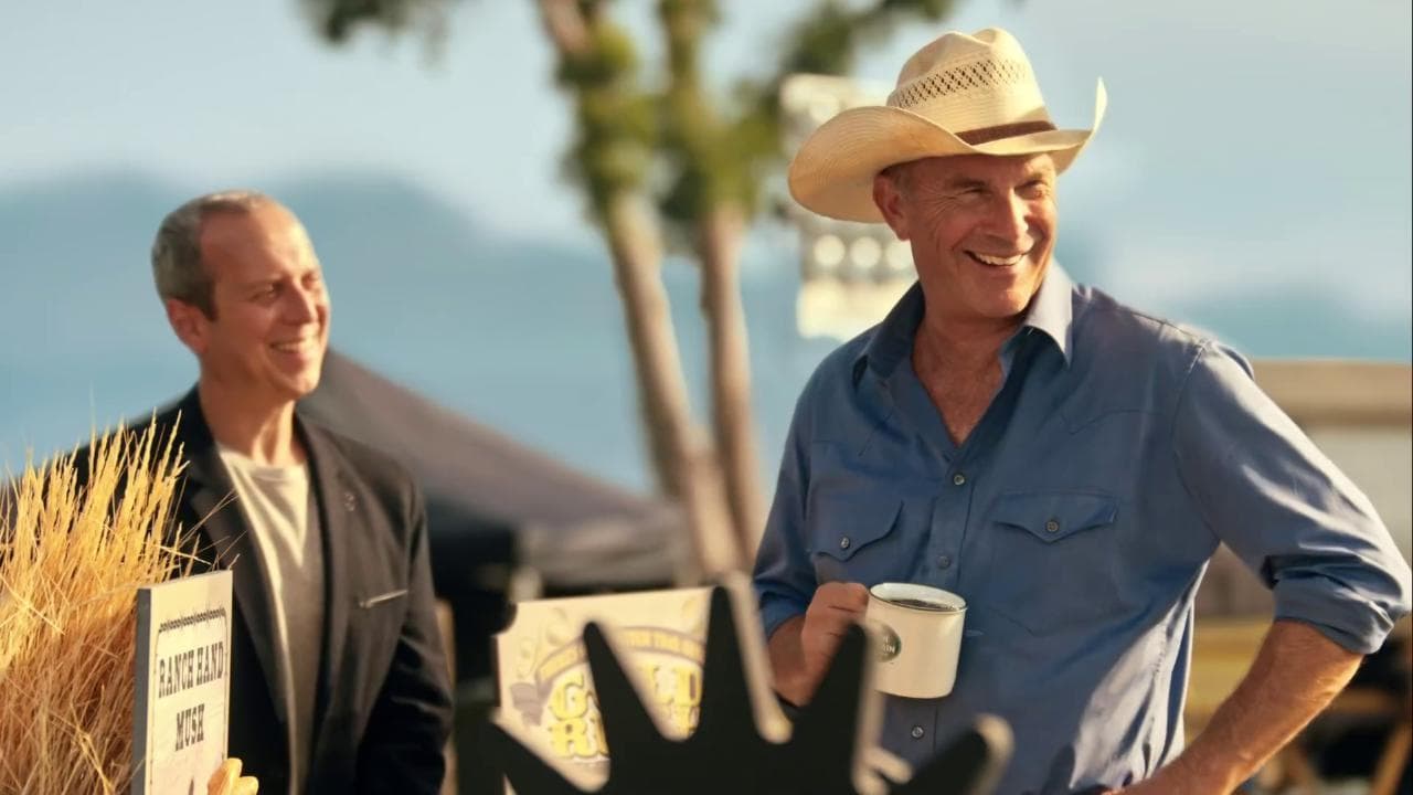 Kevin Costner si dà al caffè e lancia una sua miscela in stile "cowboy": lo spot sul finto set western
