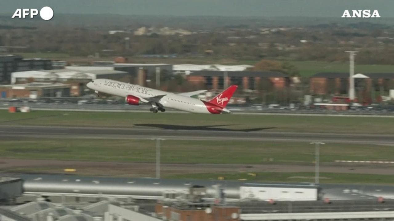 Da Londra a New York: il decollo del primo aereo alimentato al 100 per cento con combustibili green