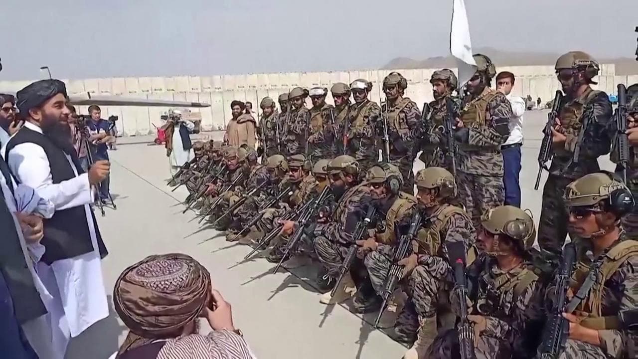 Afghanistan, il portavoce talebano: "Vogliamo avere buone relazioni con tutti, anche con gli Usa"