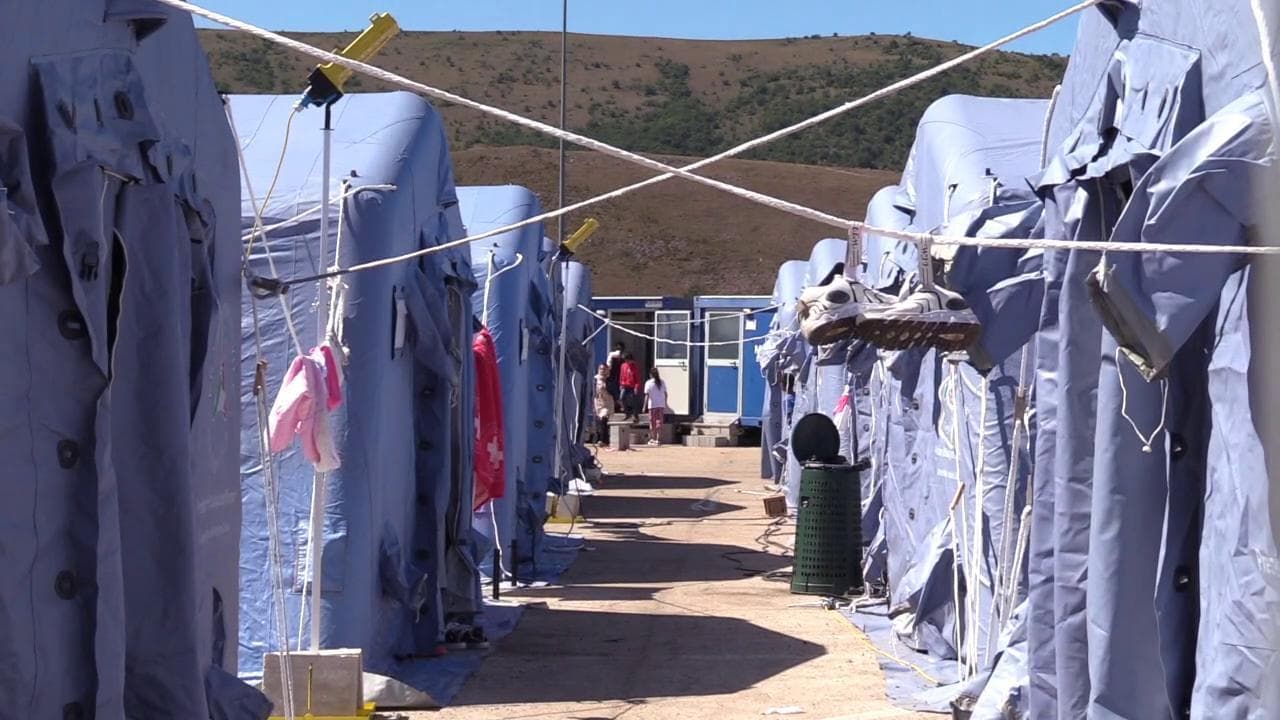 Afghanistan, nel grande hub di Avezzano della Croce Rossa. Oltre mille i profughi accolti