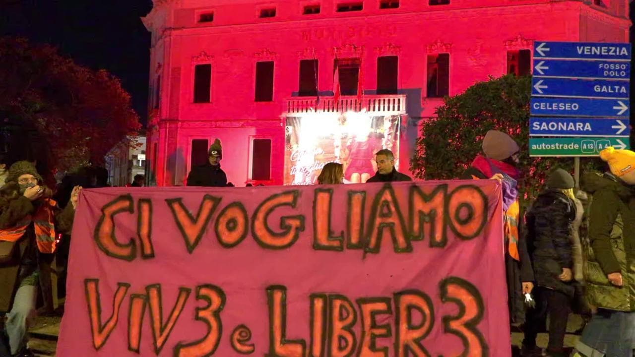 Vigonovo, corteo per giulia Cecchettin nel suo paese: "Per te bruceremo tutto"
