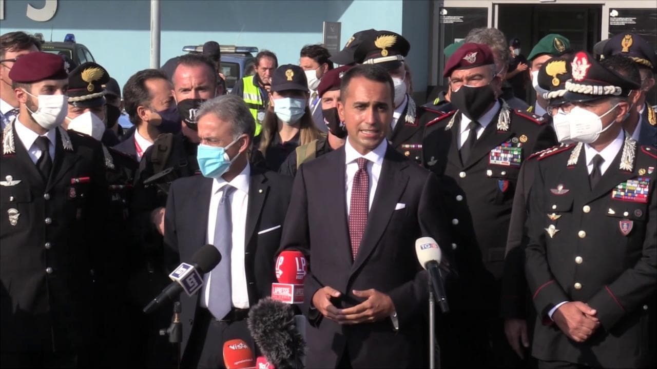 Afghanistan, atterrato l'ultimo volo del ponte aereo italiano. Di Maio: "Ora la fase più difficile"